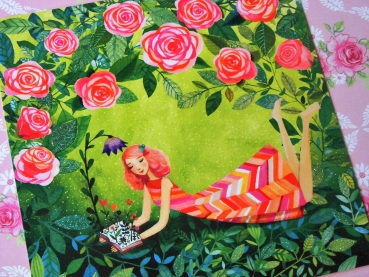 Mila Marquis Glitter Postkarte Mädchen mit Rosen