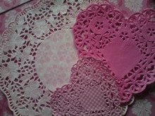 Talking Tables Spitzenpapier Set Darling Doilies ROSE