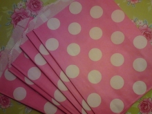 12 Papiertüten flach Pink mit weißen DotsVerpackung