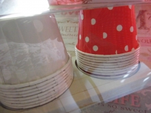 ♥ 24 Muffinförmchen DOTS groß